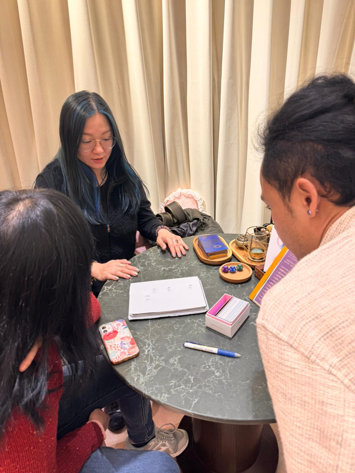 測字問事: 15 分鐘直覺解字 x 直覺塔羅占卜 (一個項目)