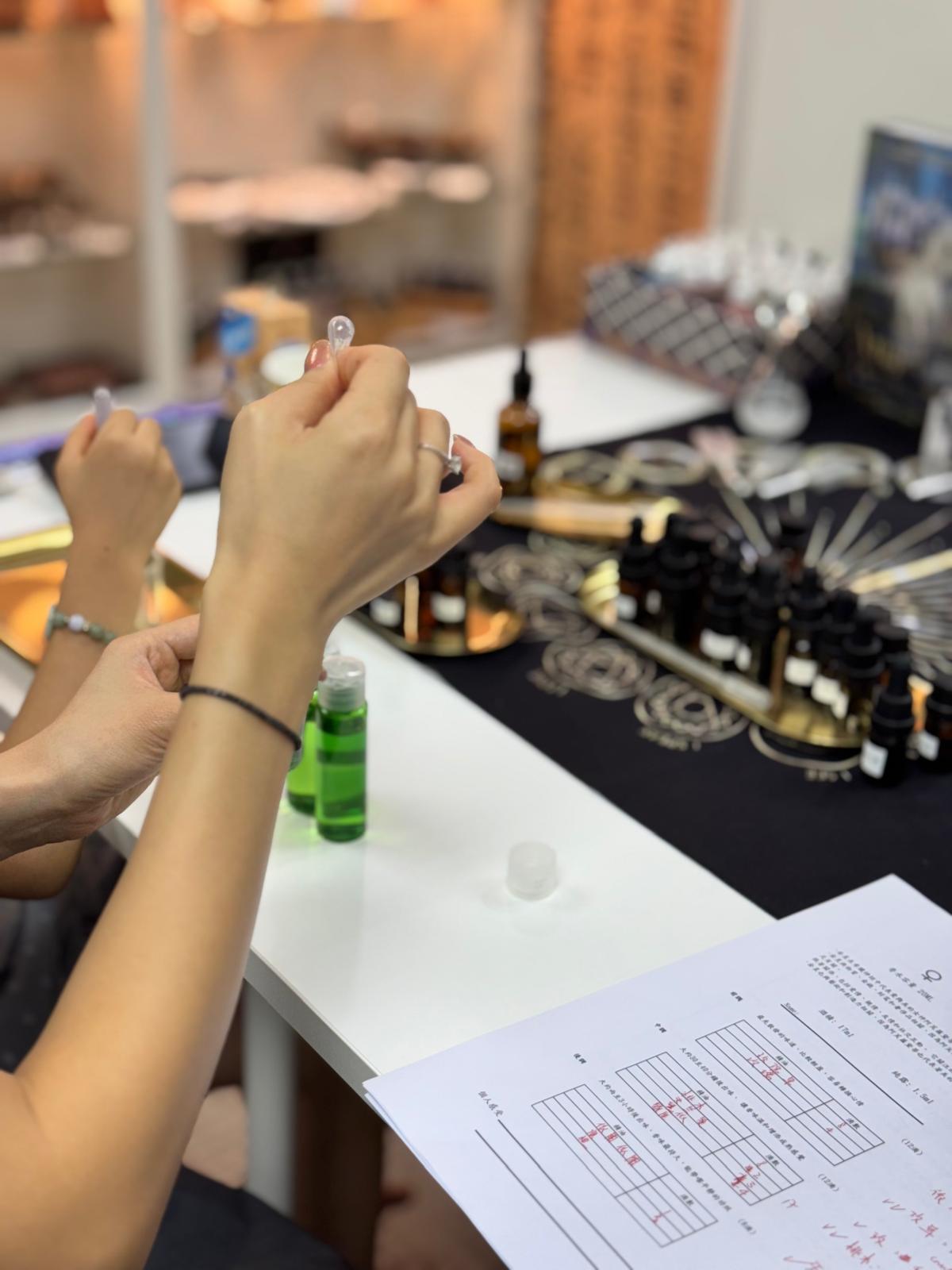 Professional Aromatherapy Consultation | 專業芳香臨床諮詢 (50分鐘)